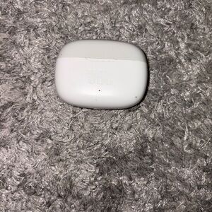 JBL VIBE 200TWS Wireless Earbuds with Case and Charger Cord, Lightly Used